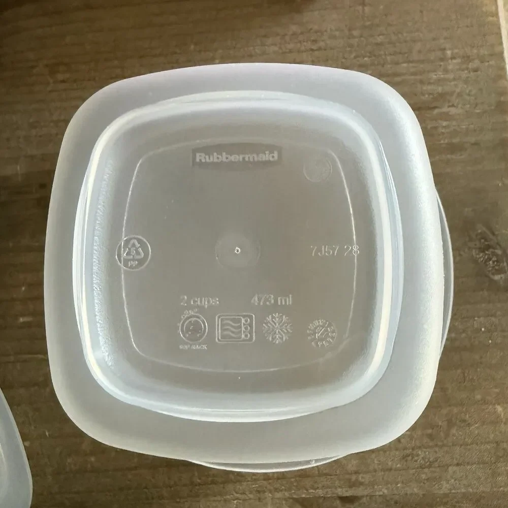Lot of 3 Rubbermaid Food Storage 2 Cup 2 Red Lids